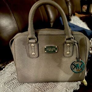Michael Kors Small Hand Bag Gray) No Strap